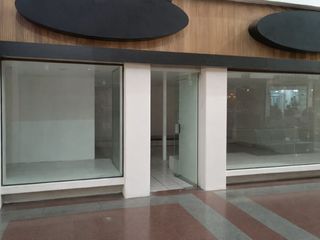 LOCAL COMERCIAL EN RENTA EN PLAZA FIESTA CAMELINAS MORELIA