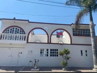 Casa amplia en VENTA en Colonia Magisterial