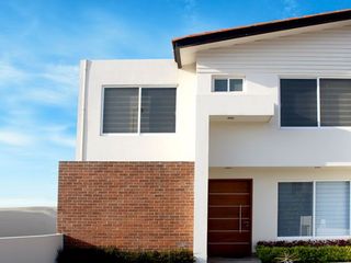Amplia casa en Misión San Diego Residencial ( La mas vendida )