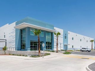Renta 3,690m2 en Queretaro ideal para expansion gran conectividad