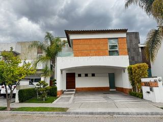 CASA EN VENTA CON REC EN PLANTA BAJA FRAC. COTO SAN NICOLAS AGUASCALIENTES