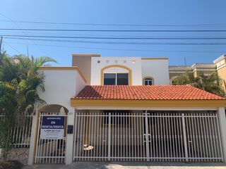 Rento casa de 3 recámaras en Montebello