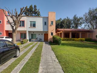 Casa en venta de 3 recámaras por López Mateos Sur, cerca Alta California y Casa Fuerte