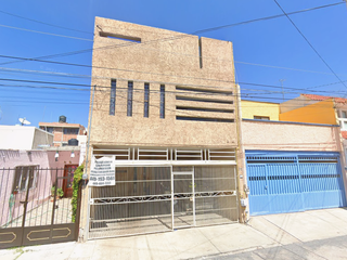 Donde los inversionistas ven oportunidad, no problemas!! Venta de linda y amplia casa en recuperación bancaria, Casa Blanca, Aguascalientes.
