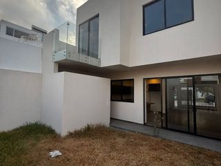 CASA EN EL MAYORAZGO (LEÓN, GUANAJUATO) - RENTA
