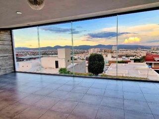CASA EN RENTA EN CUMBRES DEL LAGO, JURIQUILLA.