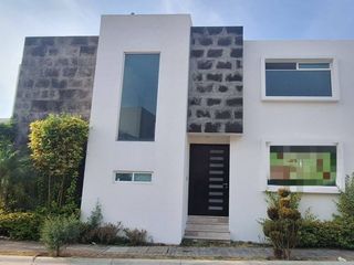 CASA EN RENTA EN LOMAS DE ANGELOPOLIS PUEBLA