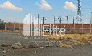 TERRENO DE USO MIXTO EN VENTA SOBRE PROL BERNARDO QUINTANA CIUDAD DEL SOL