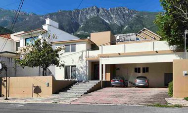 Casa en venta Villas del Pedregal | San Pedro | La zona manda