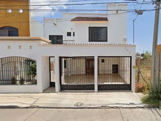 CASA EN AGUASCALIENTES, CON PATIO, CERCA DE CENTRO COMERCIAL, LIENZO CHARRO, ESCUELAS Y VIAS RAPIDAS