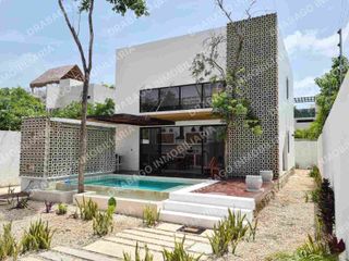 Casa en renta amueblada en región 15 a 2 cuadras de Av Kukulcán en tulum con alberca propia