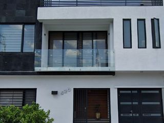 CASA EN AGUACALIENTES, CERCA DE MUSEO, PARQUE, CONALEP Y VIAS RAPIDAS