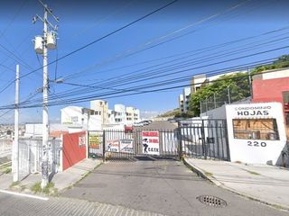 Casa en venta calzada de Belén 220, condominio Hojas Santiago de Querétaro, Recuperación Bancaria