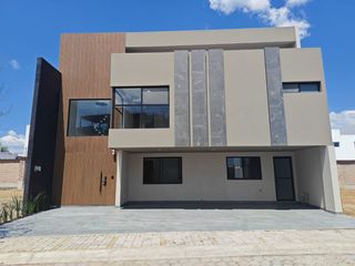 Residencia Moderna en venta Lomas Angelopolis