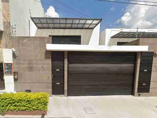 Preciosa Casa en Venta en Fraccionamiento La Gloria, Tuxtla Gutiérrez, Chiapas.