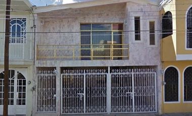 CASA EN VENTA EN CENTRO UNO, SAHUAYO DE MORELOS, MICHOACAN.