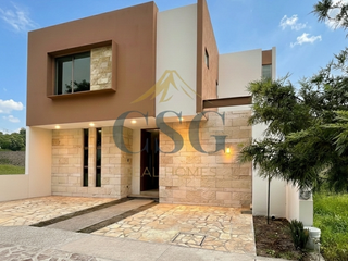 VENTA DE RESIDENCIAL EN ZONA NORTE DE COLIMA, MX.  COTO EL PEDREGAL, POR PLAZA ZENTRALIA