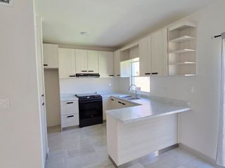 BONITA CASA DE RENTA EN CERRADA QUEBEC DISPONIBLE 20 DE JUNIO