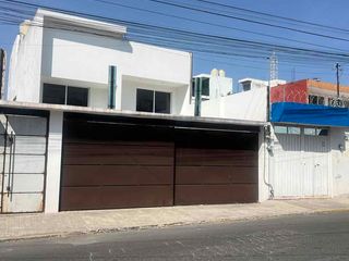 CASA  REFORMADA, CON CONSTRUCCIÓN NUEVA 5 habitaciones COL. Patrimonio