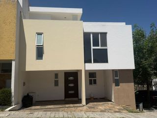 ✨🏡 Casa en Renta en Esquina – Parque Lima, Zona Azul 🏡✨