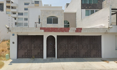 CASA EN VENTA EN COLINAS DEL CIMATORIO, SANTIAGO DE QUERETARO. QRO.
