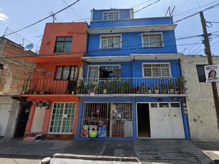 Casa en Remate en calle Amuzgos, Tezozómoc, Azcapotzalco. CDMX.
