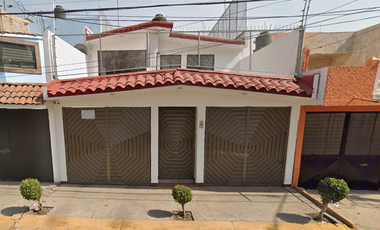 VENTA DE CASA EN BOSQUES DE ARAGÓN, NEZAHUALCOYOTL