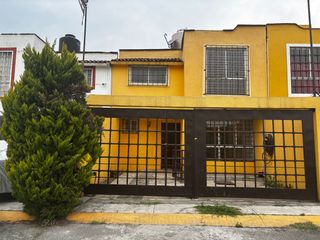 Amplia casa tres recámaras, hermoso condominio,portón electrico, Buenavista Tultitlan edo.de México.
