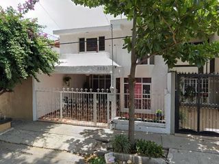 CASA EN VENTA COLONIA JARDINES DE LA PAZ POR REMATE, EXCELENTE OPORTUNIDAD!