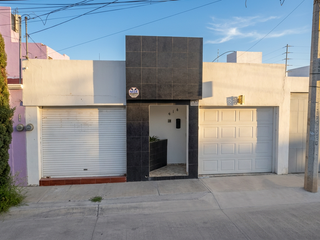 En Renta Oficina con Local Comercial en Villa Teresa Aguascalientes