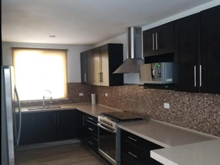 VENTA DE HERMOSA CASA