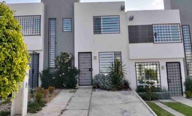 SE VENDE CASA DENTRO DE FRACCIONAMIENTO EN PUEBLA,3 HABITACIONES