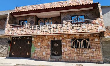 VENDO BONITA CASA CALLE PEDRO VELEZ COL PLAYA AZUL $2,800,000.00 EXCELENTES CONDICIONES