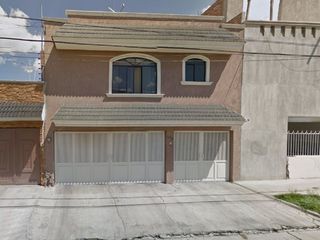 CASA EN COLONIA BUGAMBILIAS LEON GUANAJUATO,CON PATIO, CERCA DE ESTADIO LEON, FORUM CULTURAL, TEATRO, CENTRO COMERCIAL Y VIAS RAPIDAS.