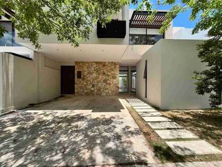 EN RENTA CASA DE LUJO, TEMOZÓN NORTE, MÉRIDA YUCATÁN.