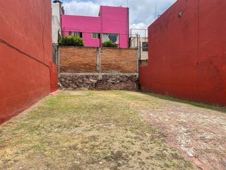 Estupendo terreno en calle cerrada con vigilancia en Colinas del Sur!