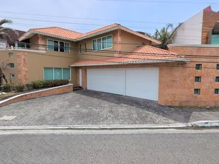 CASA EN VENTA EN AV.COSTA DE ORO, VERACRUZ.
