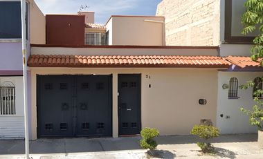 CASA EN VENTA EN CANDILES, QUERETARO.
