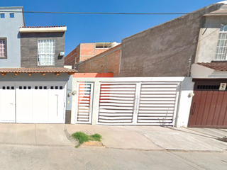 CASA EN LA COLONIA LOMAS DE SANTA ANITA EN AGUASCALIENTES, EN REMATE