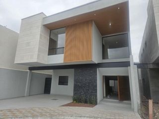 Casa con 191 m² Superficie de Terreno y 4 Recámaras en Venta, Privanzas del Campestre