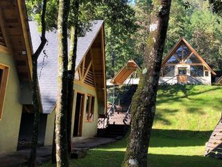 Renta de cabaña con hermoso jardín