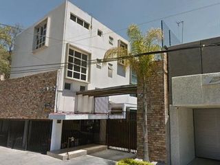 CASA EN REMATE EN AV. DESIERTO DE LOS LEONES ALVARO OBREGON