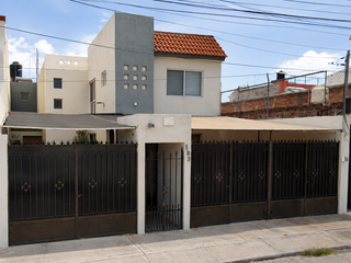 Casa en venta en Montebello, El Dorado, Aguascalientes.
