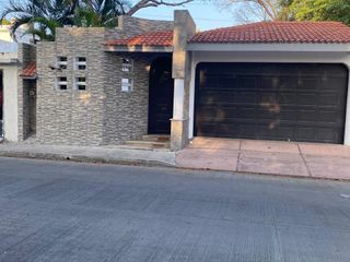 EN VENTA  CASA DE 5 RECAMARAS SIN MUEBLES EN COL TILA