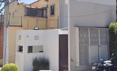 CASA EN REMATE EN LAS AGUILAS ALVARO OBREGON
