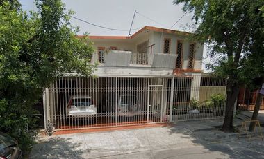 BONITA CASA SUPER UBICADA EN COLONIA MITRAS CENTRO EN MONTERREY NUEVO LEON