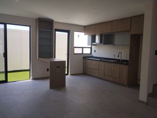 Casa Nueva en Renta Terrasoles. A 17 minutos del Aeropuerto de Querétaro.