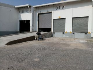BODEGA CERCA DEL MACROLIBRAMIENTO, DEL AEROPUERTO DE GUADALAJARA Y DE LA ARENA VFG.