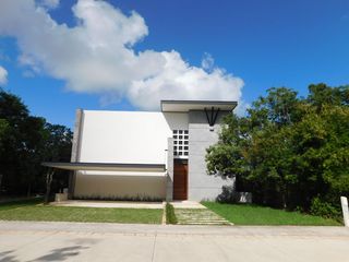 Casa en renta sin amueblar country club, Cancún q. roo