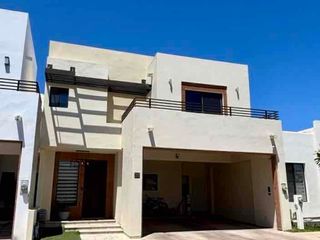Casa en venta de 3 recámaras en Rivello Residencial Hermosillo con terraza y baño exterior